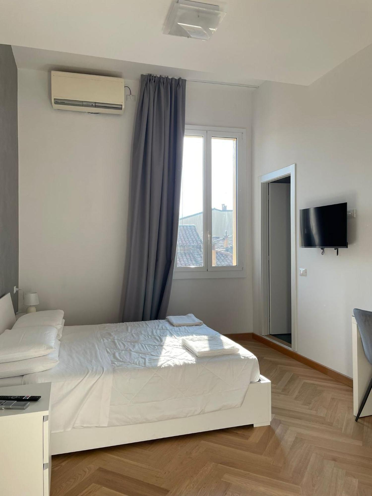 Le Suites Dell'Edera Bologna Bagian luar foto